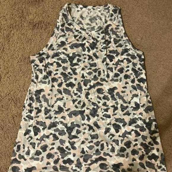 Leopard workout tank with Tie and open on back - Picture 1 of 1